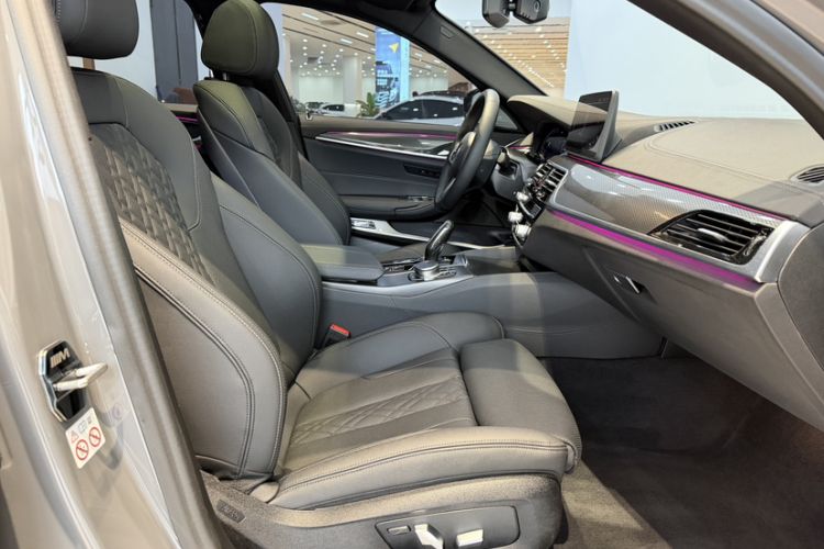 Used BMW 5 Series 2022 Restyled 525i M Sport Package Interior 7
