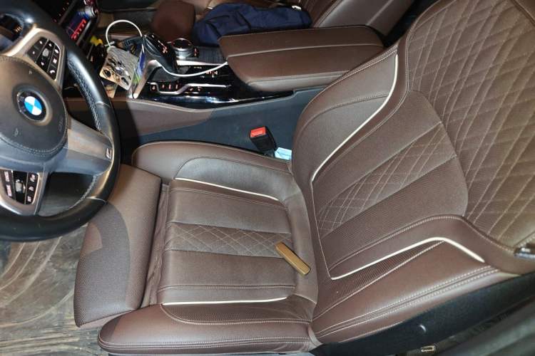 Used BMW 5 Series 2022 Second Facelift 530Li Luxury Version M Sport Package Left Front Seat