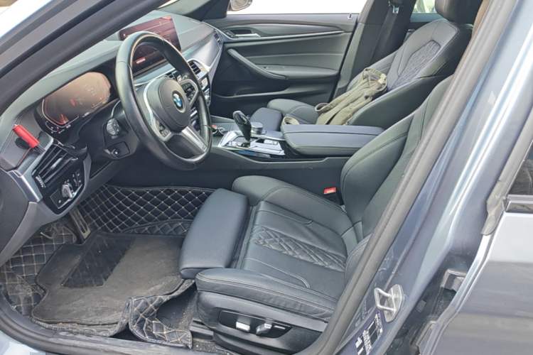 Used BMW 5 Series 2022 Restyled 525i M Sport Package Left Front Seat