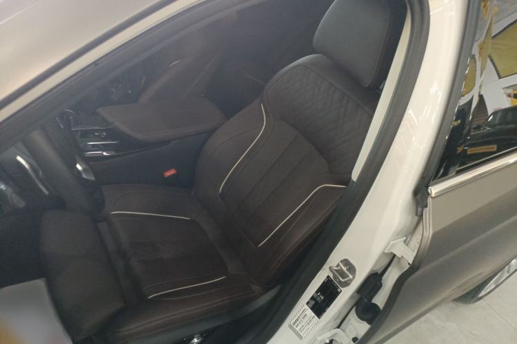 Used BMW 5 Series 2022 530Li Luxury Edition Premium Package Left Front Seat