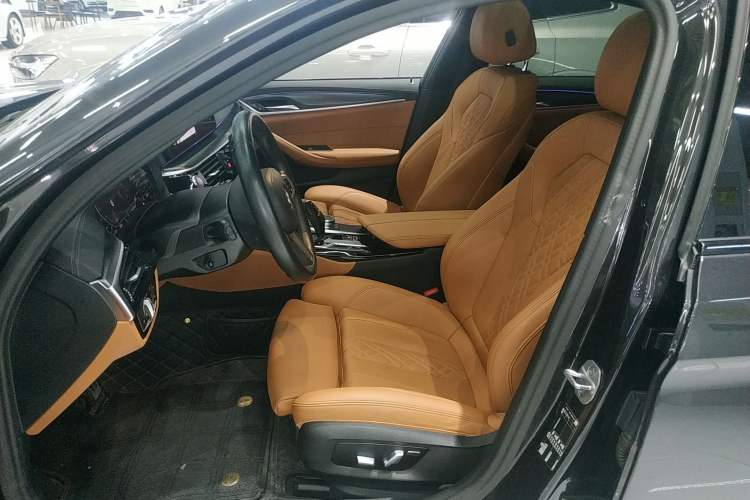 Used BMW 5 Series 2022 Second Facelift 525i M Sport Package Left Front Seat