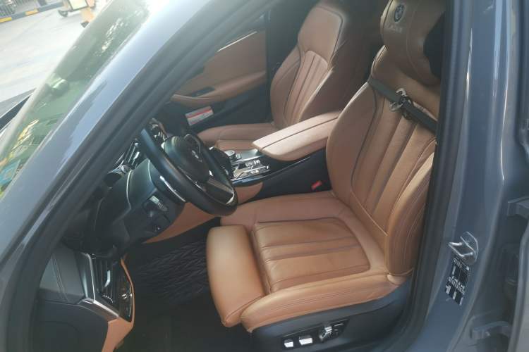 Used BMW 5 Series 2022 Restyled 530i Sport Line with M Sport Package Left Front Seat