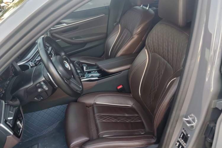 Used BMW 5 Series 2022 Restyled 540i Luxury Edition M Sport Package Left Front Seat