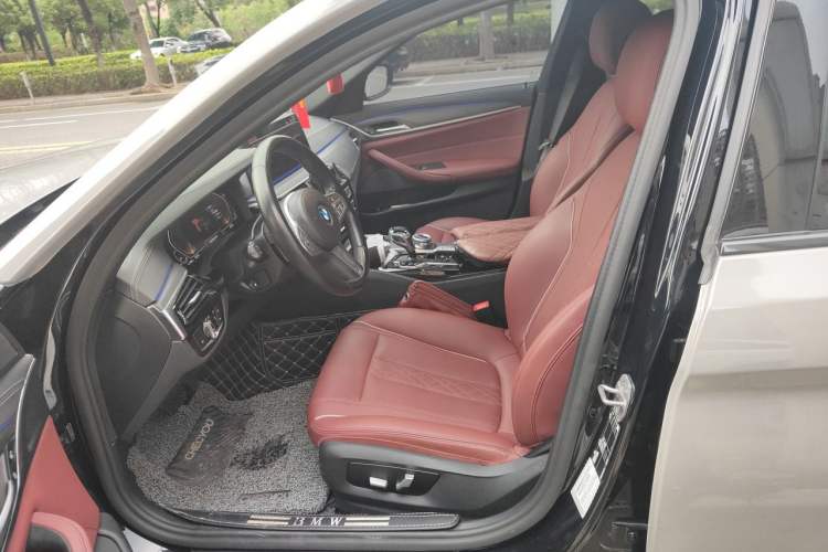 Used BMW 5 Series 2022 530Li Leading Model M Sport Package Left Front Seat