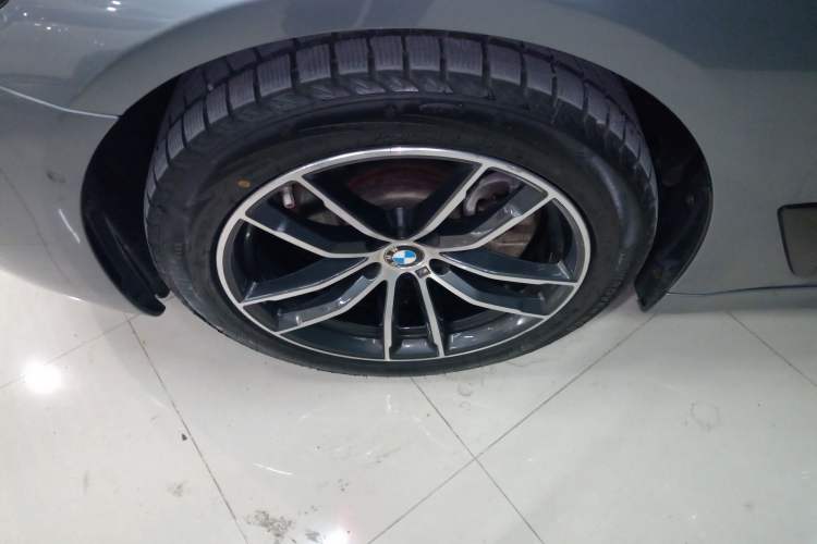 Used BMW 5 Series 2022 525i M Sport Package Left Front Wheel Hub