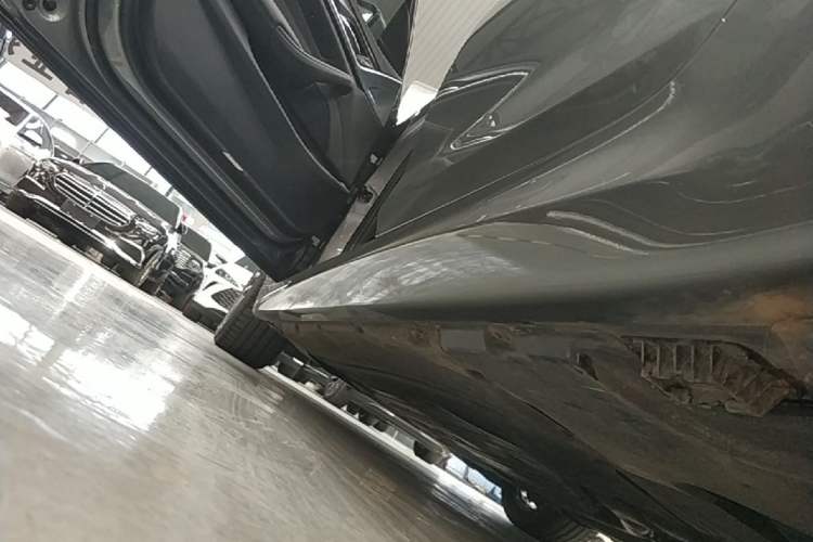 Used BMW 5 Series 2022 Second Facelift 525i M Sport Package Left Side Sill