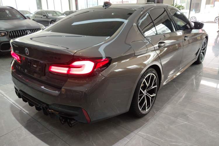Used BMW 5 Series 2022 Restyled 540i Luxury Edition M Sport Package Rear Right 45 Deg