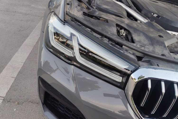 Used BMW 5 Series 2022 Restyled 540i Luxury Edition M Sport Package Right Front Headlight