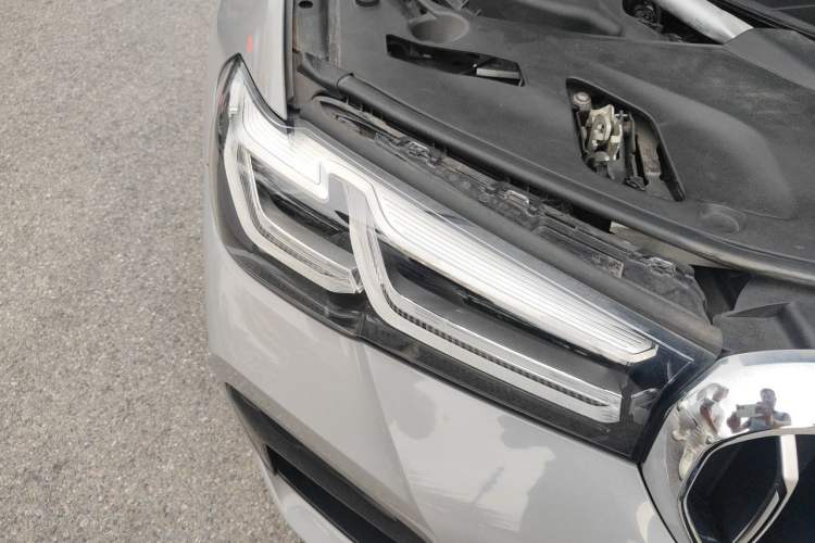 Used BMW 5 Series 2022 530Li Leading Model M Sport Package Right Front Headlight