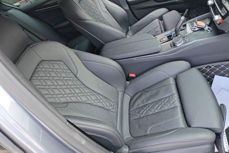 Used BMW 5 Series 2022 Restyled 525i M Sport Package Right Front Seat