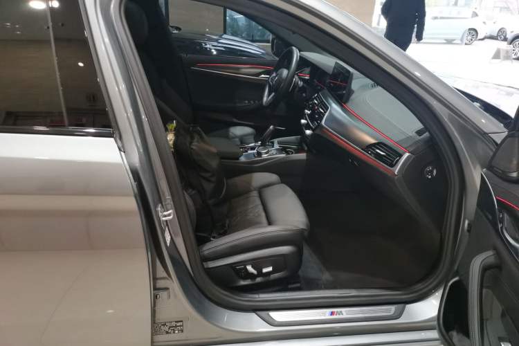 Used BMW 5 Series 2022 Second Facelift 530i M Sport Package Right Front Seat