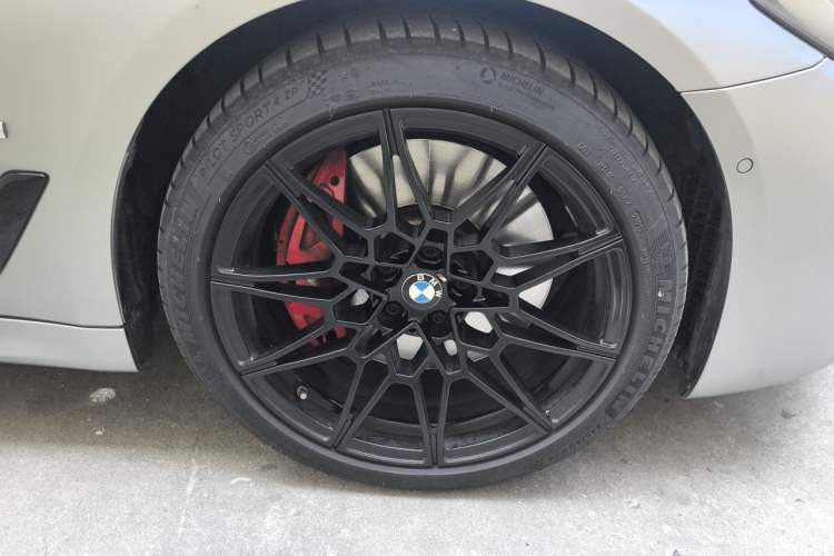 Used BMW 5 Series 2022 540i Sport Line M Sport Package Right Front Wheel Hub