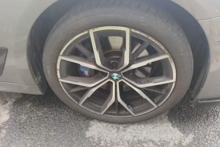 Used BMW 5 Series 2022 Updated 530i M Sport Package Right Front Wheel Hub