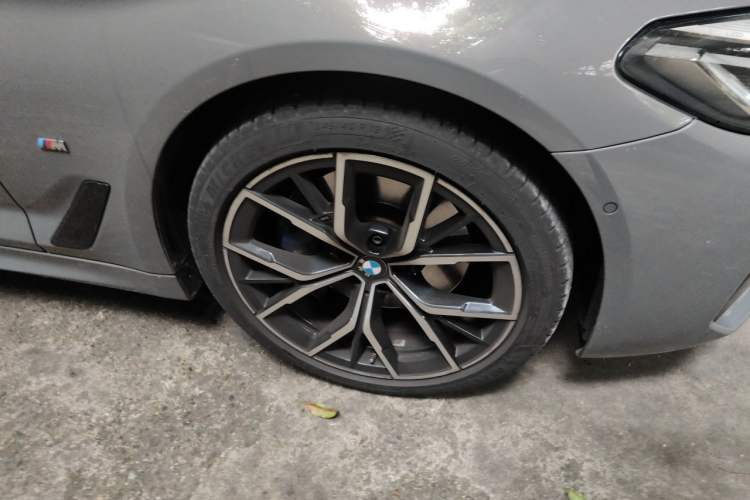 Used BMW 5 Series 2022 Updated 530i M Sport Package Right Front Wheel Hub