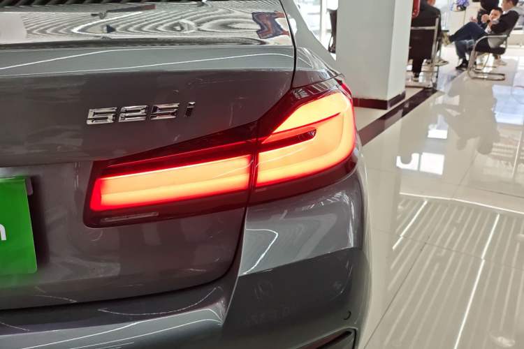 Used BMW 5 Series 2022 Second Facelift 525i M Sport Package Right Rear Taillight