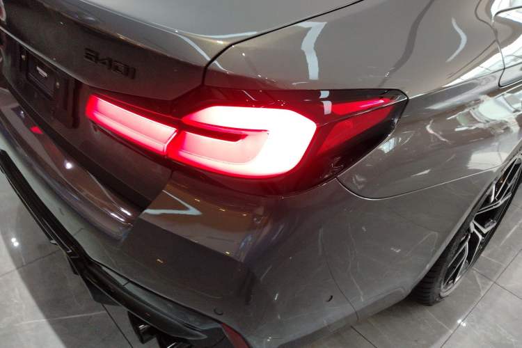 Used BMW 5 Series 2022 Restyled 540i Luxury Edition M Sport Package Right Rear Taillight