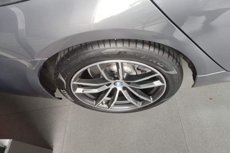 Used BMW 5 Series 2022 Restyled 525i M Sport Package Right Rear Wheel Hub
