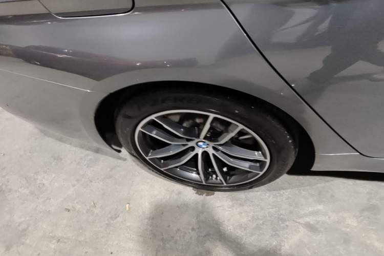 Used BMW 5 Series 2022 Restyled 525i M Sport Package Right Rear Wheel Hub