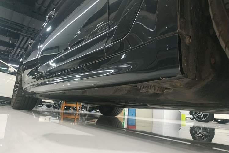 Used BMW 5 Series 2022 Second Facelift 525i M Sport Package Right Side Sill