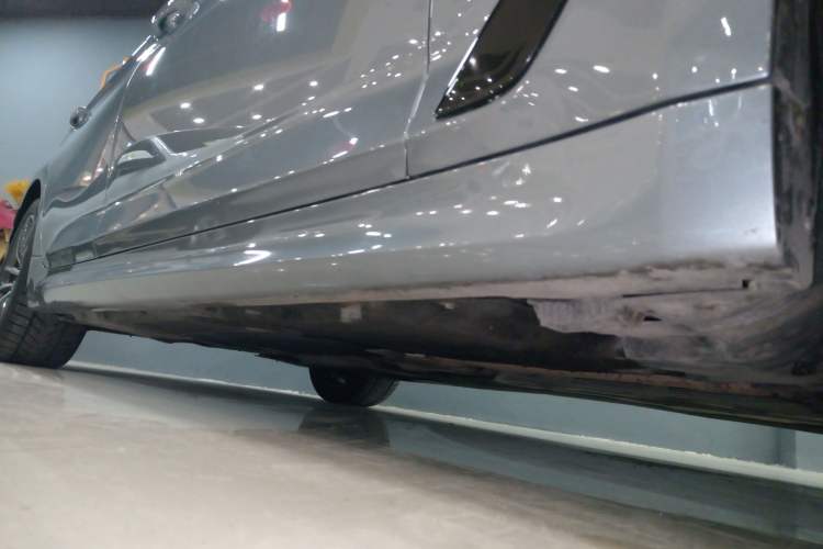 Used BMW 5 Series 2022 525i M Sport Package Right Side Sill