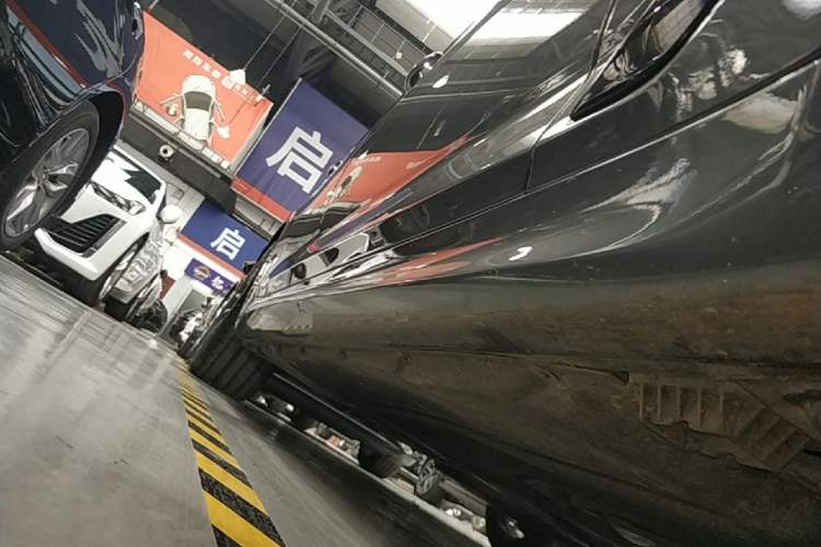 Used BMW 5 Series 2022 Second Facelift 525i M Sport Package Right Side Sill