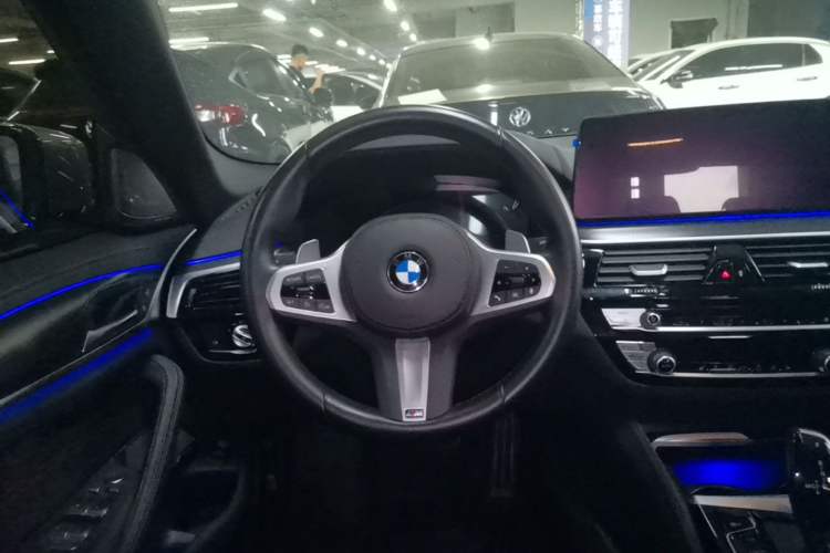 Used BMW 5 Series 2022 Updated 530i M Sport Package Steering Wheel