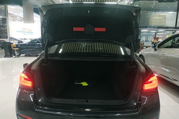 Used BMW 5 Series 2022 Second Facelift 525i M Sport Package Trunk