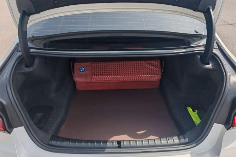 Used BMW 5 Series 2022 Updated 530Li Leading Edition Luxury Package Trunk