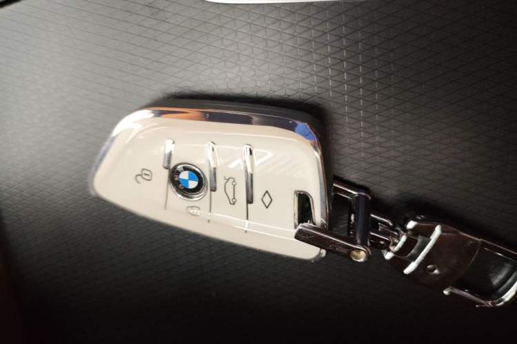 Used BMW 5 Series 2022 Second Facelift 525i M Sport Package Vehicle Key