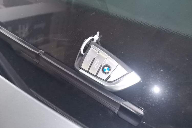 Used BMW 5 Series 2022 Updated 530i M Sport Package Vehicle Key
