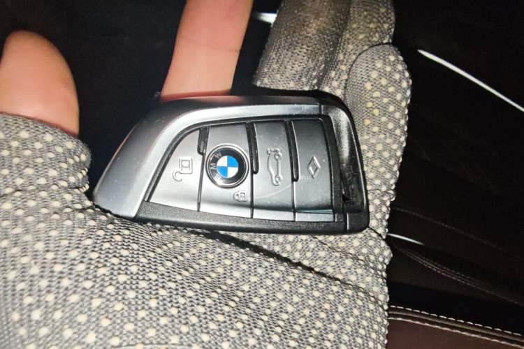 Used BMW 5 Series 2022 540i Sport Line M Sport Package Vehicle Key