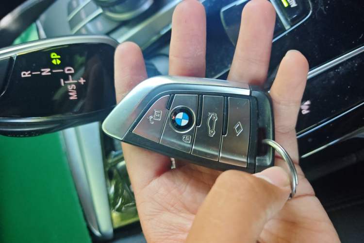 Used BMW 5 Series 2022 525i M Sport Package Vehicle Key