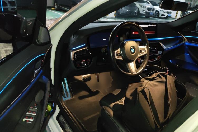 Used BMW 5 Series 2022 530i M Sport Package Driver Seat