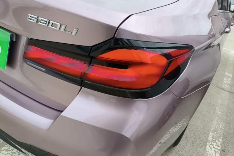 Used BMW 5 Series 2022 Second Facelift 530Li Leading Edition M Sport Package Exterior 3