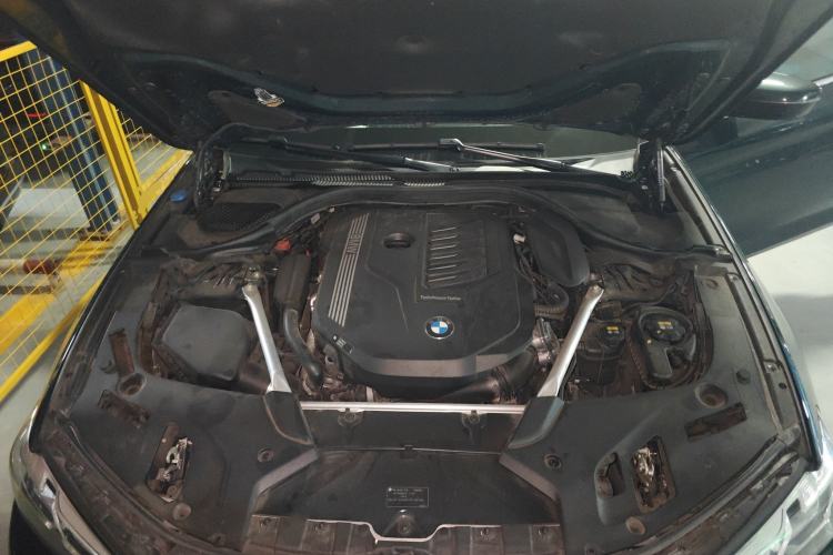 Used BMW 5 Series 2022 540i Sport Line M Sport Package Engine Bay