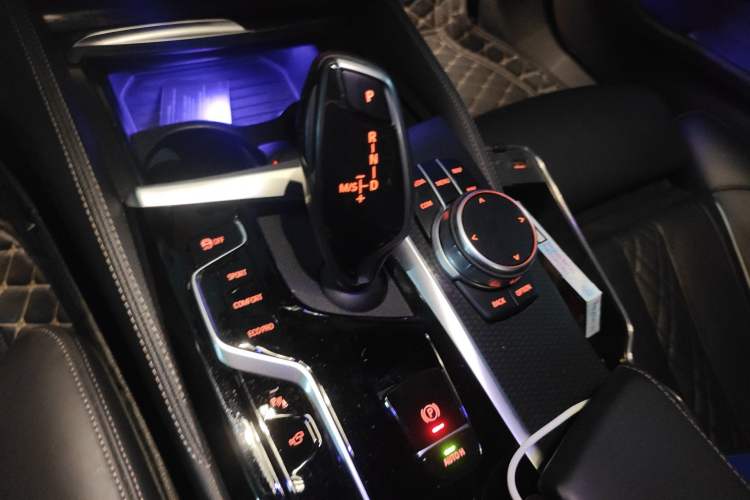 Used BMW 5 Series 2022 540i Sport Line M Sport Package Gear Lever