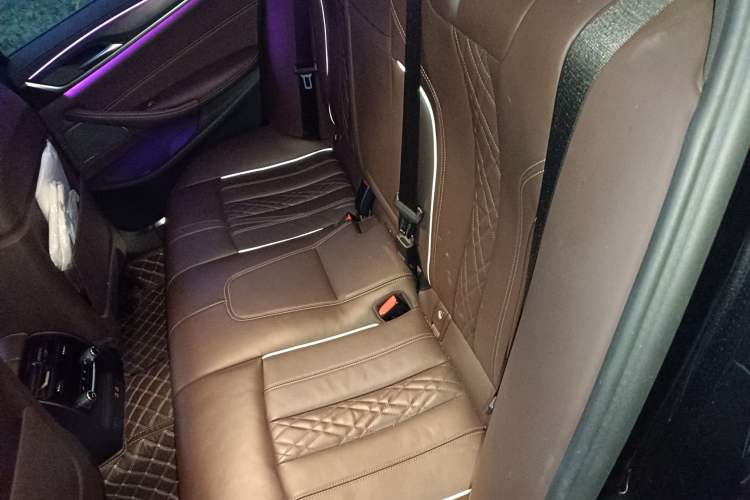Used BMW 5 Series 2022 Second Facelift 540i Sport Line M Sport Package Interior 4