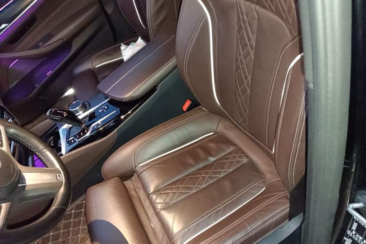 Used BMW 5 Series 2022 Second Facelift 540i Sport Line M Sport Package Left Front Seat