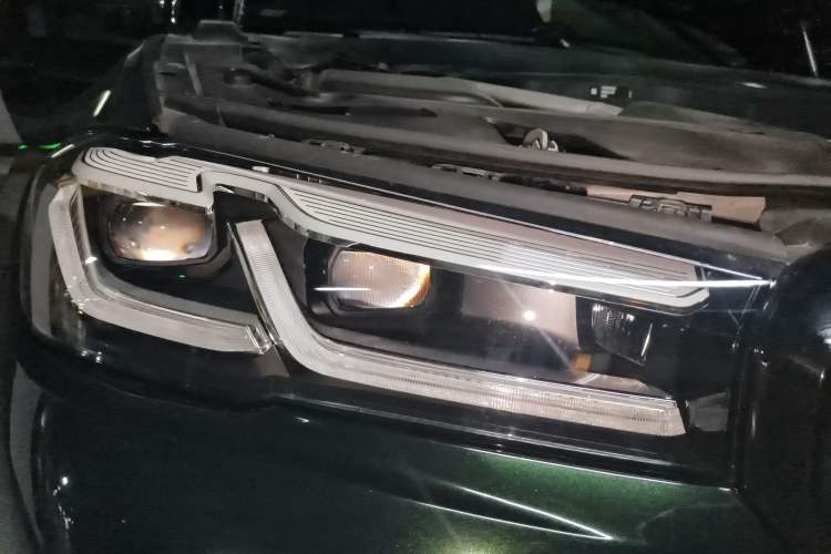 Used BMW 5 Series 2022 Restyled 530Li Luxury Edition M Sport Package Right Front Headlight