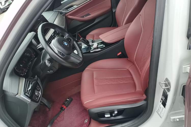 Used BMW 5 Series 2022 Second Facelift 530Li Leading Edition M Sport Package Left Front Seat