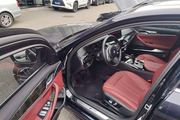Used BMW 5 Series 2022 Restyled 525Li M Sport Package Driver Seat