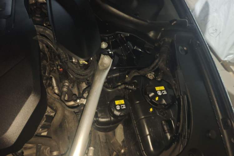 Used BMW 5 Series 2022 Second Facelift 530Li Leading Edition M Sport Package Engine Bay Left