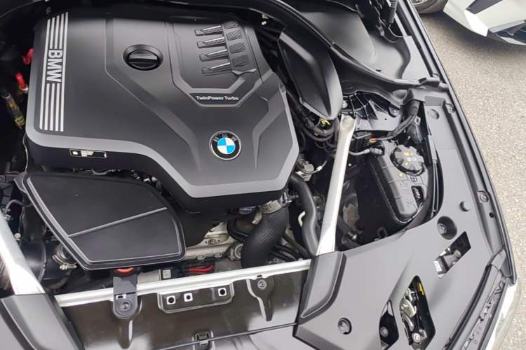 Used BMW 5 Series 2022 Restyled 525Li M Sport Package Engine Bay Left