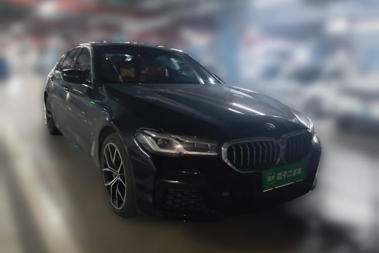 Used BMW 5 Series 2022 Second Facelift 530Li Luxury Version M Sport Package Front Right 45 Deg