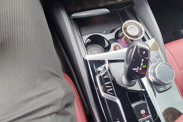 Used BMW 5 Series 2022 Restyled 525Li M Sport Package Gear Lever