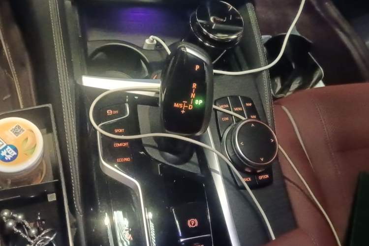 Used BMW 5 Series 2022 Second Facelift 530Li Leading Edition M Sport Package Gear Lever