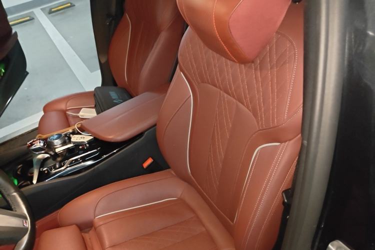 Used BMW 5 Series 2022 Second Facelift 530Li Luxury Version M Sport Package Left Front Seat