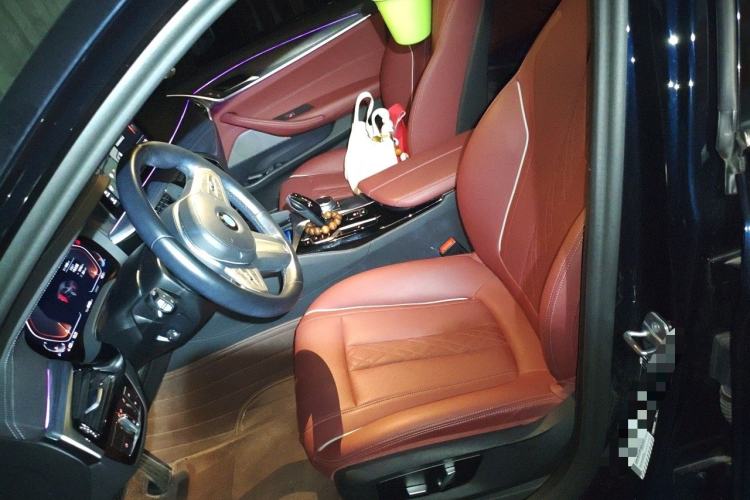 Used BMW 5 Series 2022 Second Facelift 530Li Leading Edition M Sport Package Left Front Seat