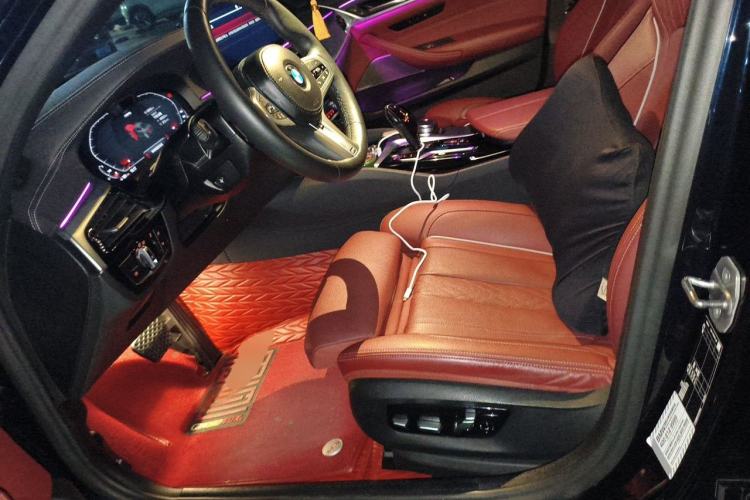 Used BMW 5 Series 2022 530Li Luxury Edition M Sport Package Left Front Seat