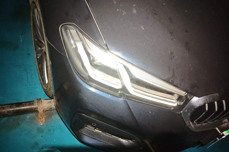 Used BMW 5 Series 2022 Second Facelift 530Li Leading Edition M Sport Package Right Front Headlight